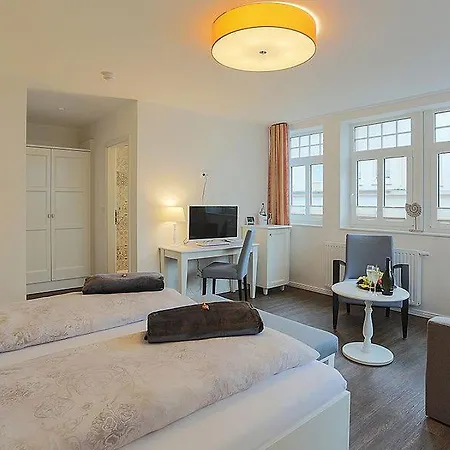 Hotel Strandvilla Janine 3*