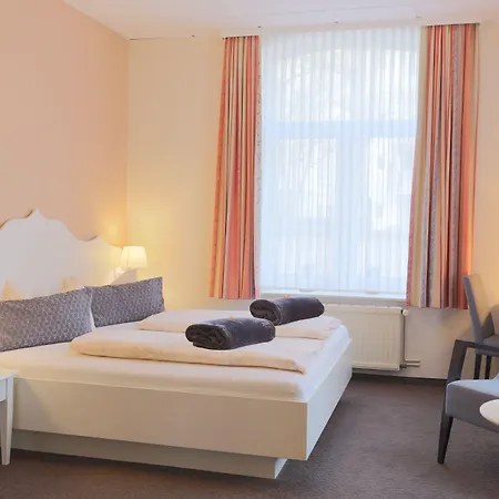 Strandvilla Janine Hotell 3*